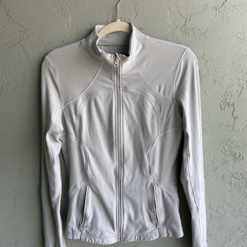 LuLulemon zip up!